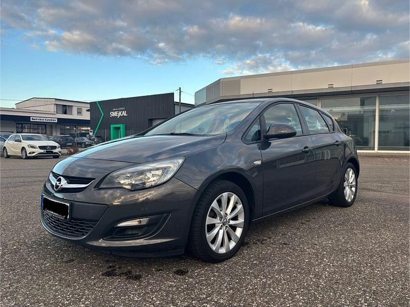 Grau Gebraucht 2013 Opel Astra Limousine | 4.500 € (Guter Preis) - Bild 1/4