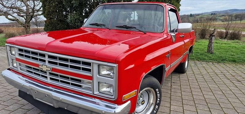 Gebraucht Chevrolet Silverado 160 PS (117 kW) 1985 Rot SUV