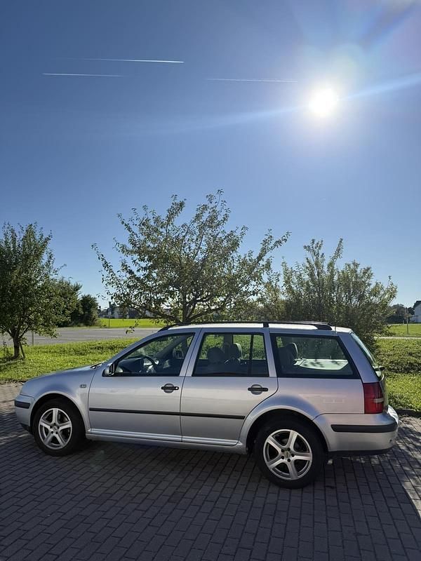 Grau Gebraucht 2005 VW Golf IV Kombi | 2.199 € (Etwas zu teuer) - Bild 1/4