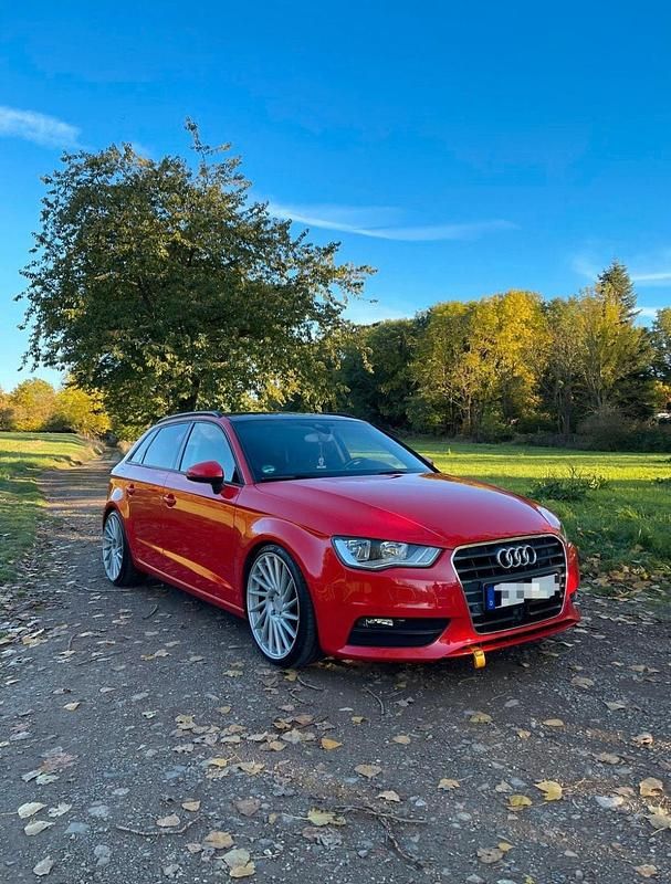 Rot Gebraucht 2015 Audi A3 Sportback Kleinwagen | 14.000 € (Etwas zu teuer) - Bild 1/4