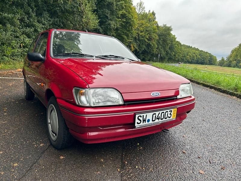 Gebraucht Ford Fiesta 50 PS (36 kW) 1994 Rot Kleinwagen