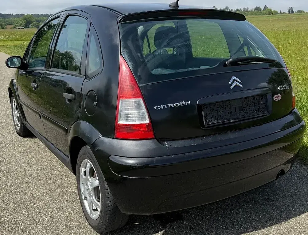Usado Citroën C3 Comfort 73 CV (53 kW) 2007 Negro Berlina
