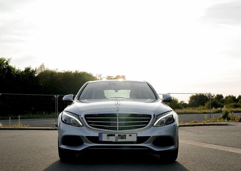 Gebraucht Mercedes C300 245 PS (180 kW) 2017 Silber Limousine