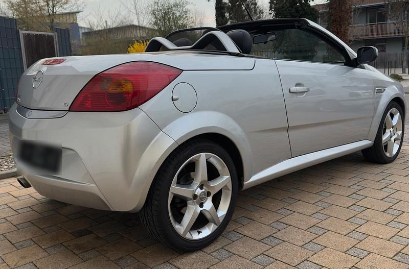 Gebraucht Opel Tigra 125 PS (91 kW) 2005 Silber Cabrio
