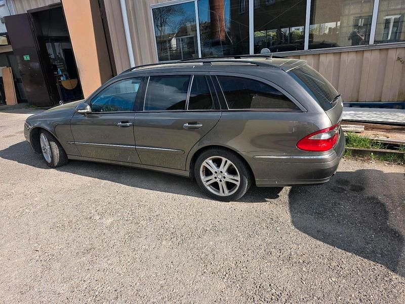 Second-hand Mercedes E280 190 CP (139 kW) 2008 Maro Break
