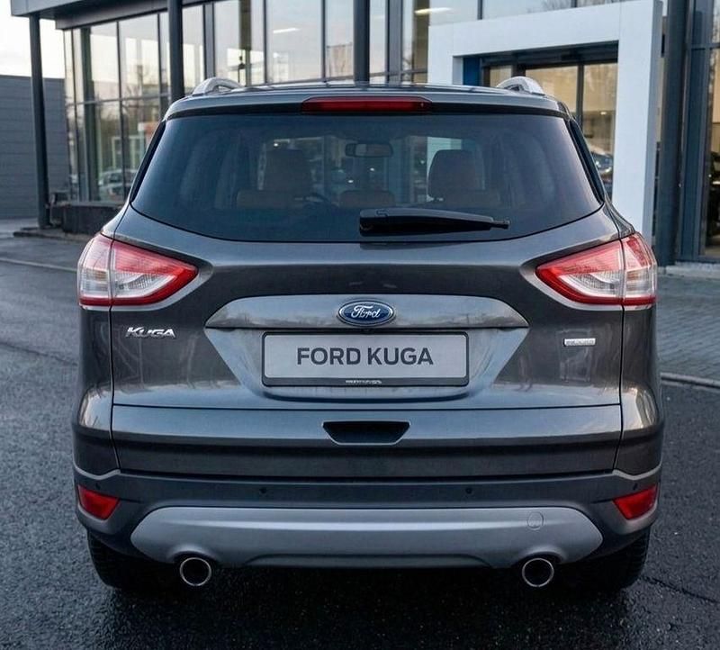 Gebraucht Ford Kuga Titanium 182 PS (133 kW) 2016 Grau SUV