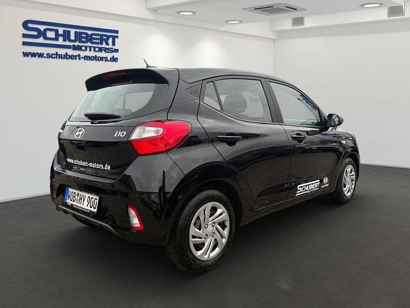 Neu Hyundai i10 Select 63 PS (46 kW) 2025 Phantom black / met Kleinwagen