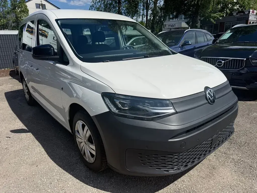 Gebraucht VW Caddy Basis 114 PS (83 kW) 2023 Candyweiss Van / Kleinbus