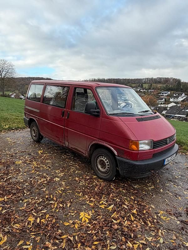 Rot Gebraucht 2001 VW Caravelle Van / Kleinbus | 4.999 € (Superpreis) - Bild 1/4