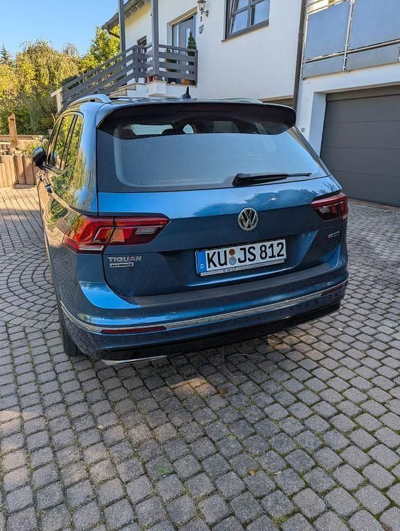 Gebraucht VW Tiguan Allspace R-line 200 PS (147 kW) 2021 Blau SUV