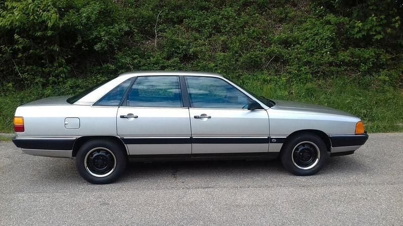 Gebraucht Audi 100 Design 116 PS (85 kW) 1986 Silber Limousine