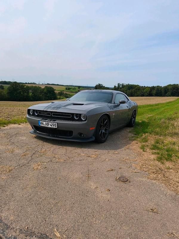 Grau Gebraucht 2018 Dodge Challenger Coupé | 36.500 € - Bild 1/4