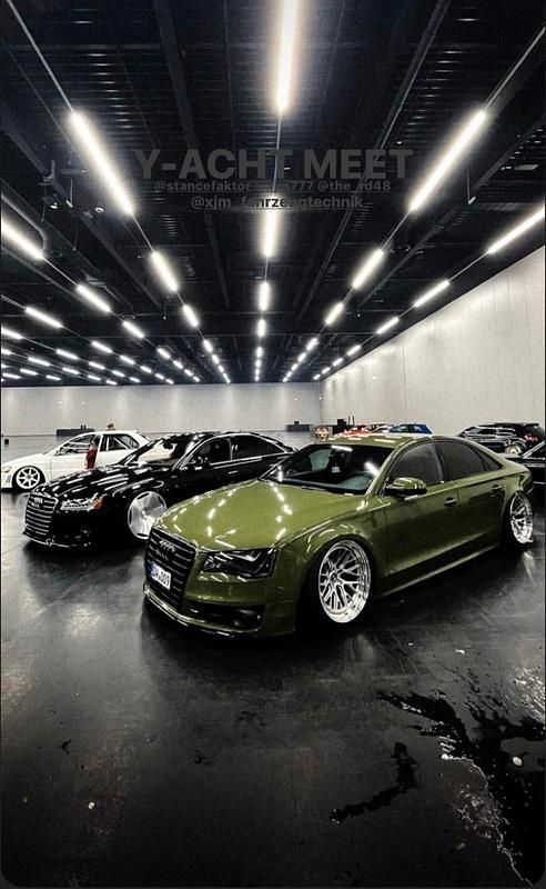 Grün Gebraucht 2011 Audi A8 Limousine | 29.999 € - Bild 1/4