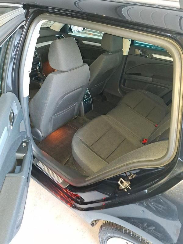 Gebraucht Skoda Superb Ambition 170 PS (125 kW) 2015 Schwarz Kombi