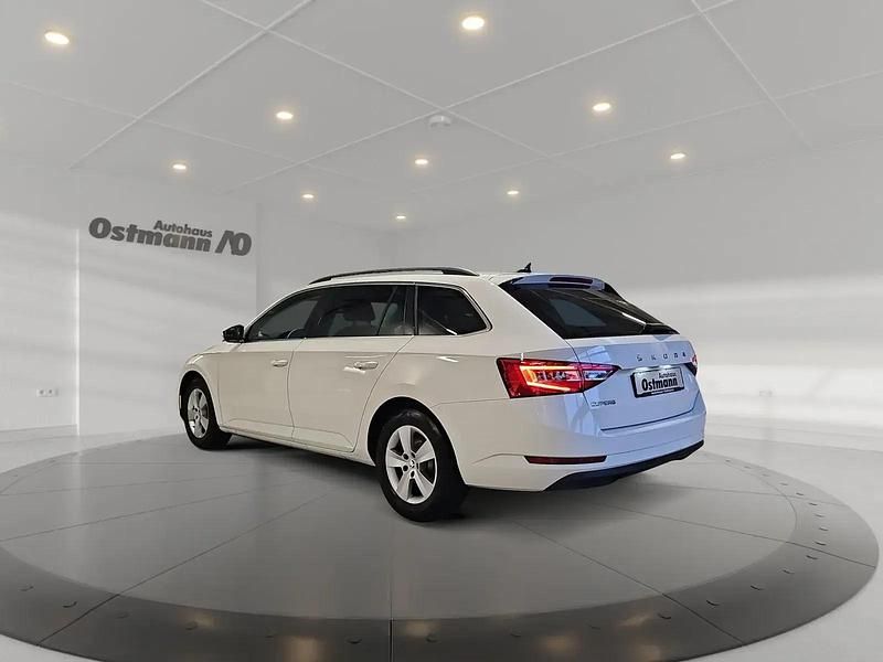 Gebraucht Skoda Superb Ambition 150 PS (110 kW) 2021 Weiß Kombi