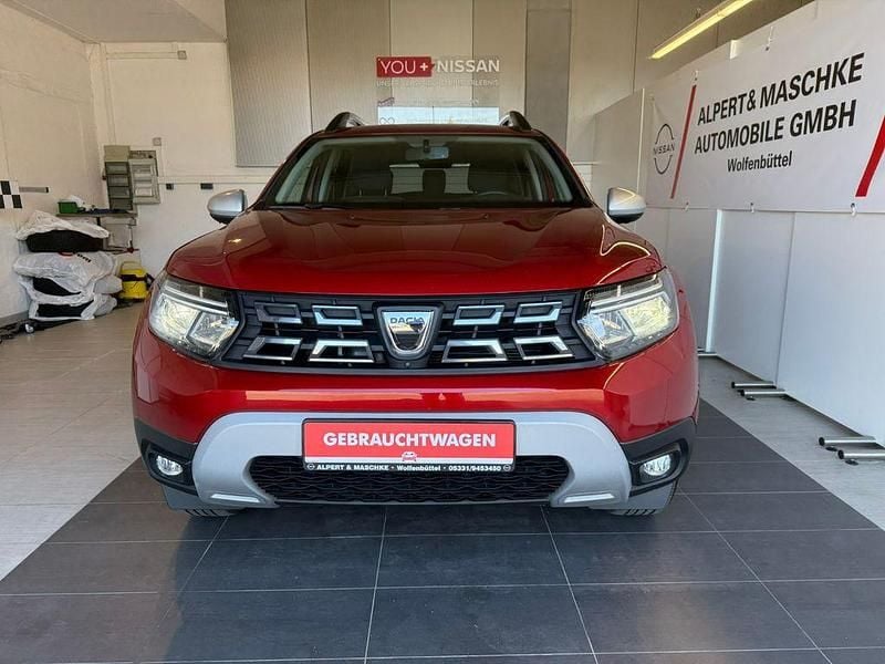 Używany Dacia Duster Prestige 101 KM (74 kW) 2022 Czerwony SUV