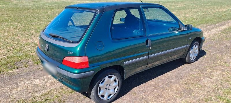 Gebraucht Peugeot 106 60 PS (44 kW) 2001 Grün Kleinwagen