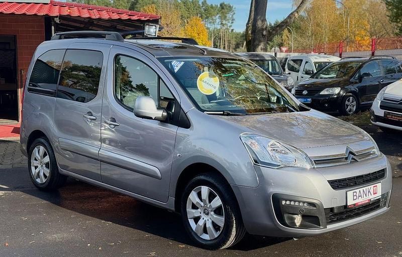 Grau Gebraucht 2017 Citroën Berlingo Shine Kombi | 10.999 € (Fairer Preis) - Bild 1/4