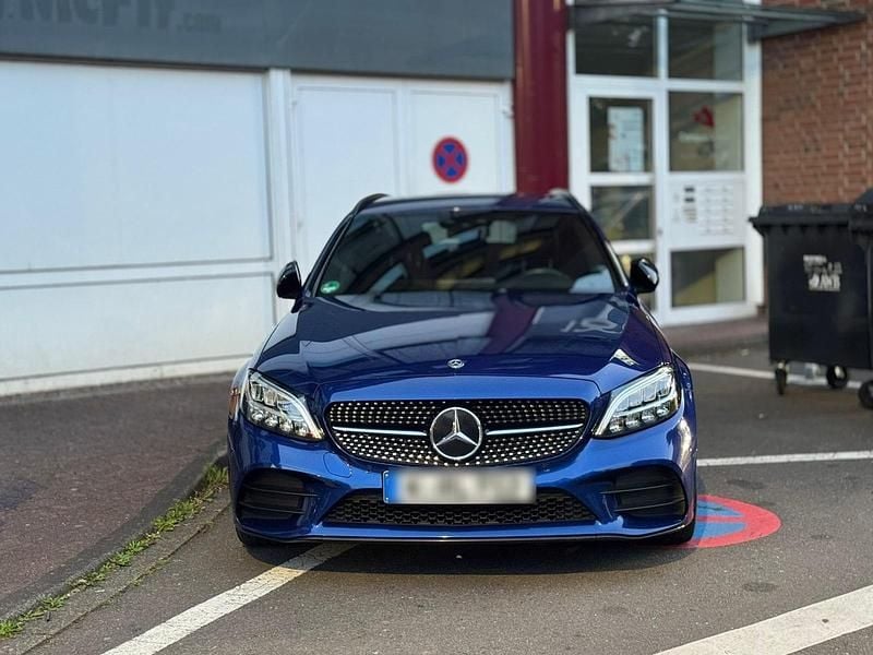 Gebraucht Mercedes C200 AMG line 160 PS (117 kW) 2020 Blau Kombi