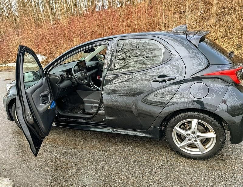 Gebraucht Toyota Yaris Hybrid Team 92 PS (67 kW) 2021 Schwarz Kleinwagen