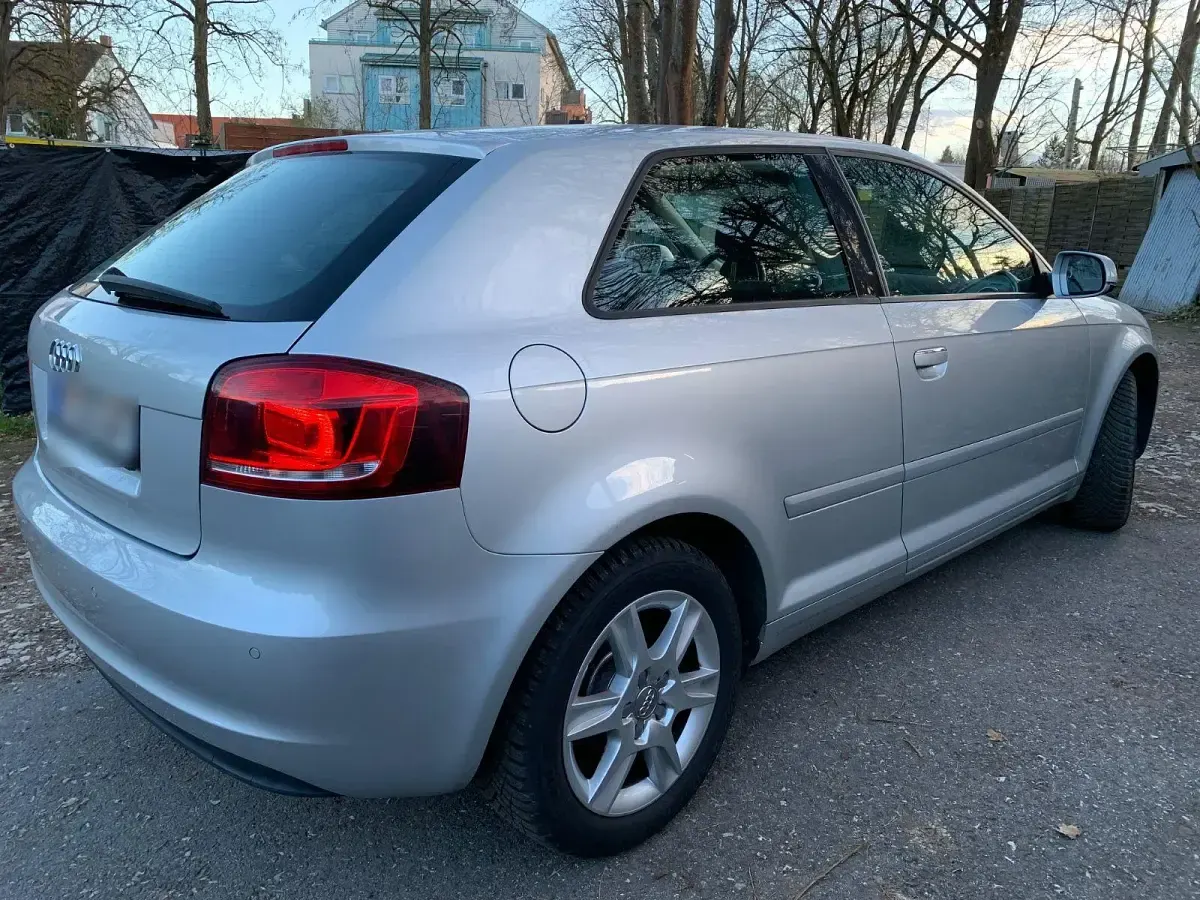 Second-hand Audi A3 Attraction 105 CP (77 kW) 2012 Argintiu Hatchback
