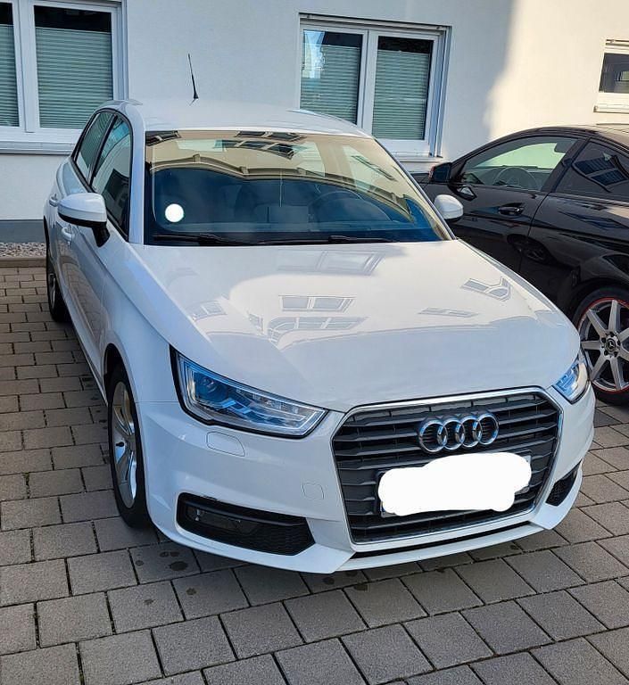 Weiß Gebraucht 2018 Audi A1 Sportback Kleinwagen | 11.990 € (Guter Preis) - Bild 1/4