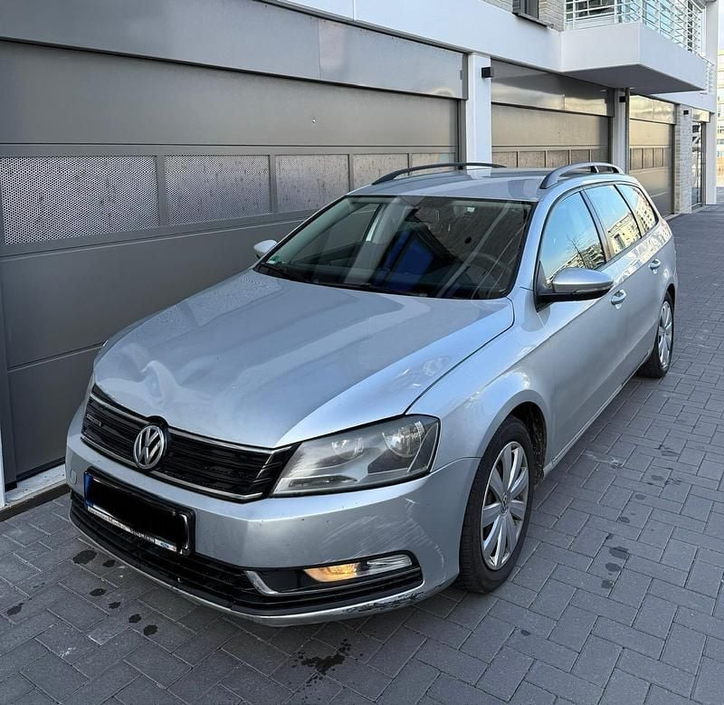 Gebraucht VW Passat 105 PS (77 kW) 2012 Silber Kombi