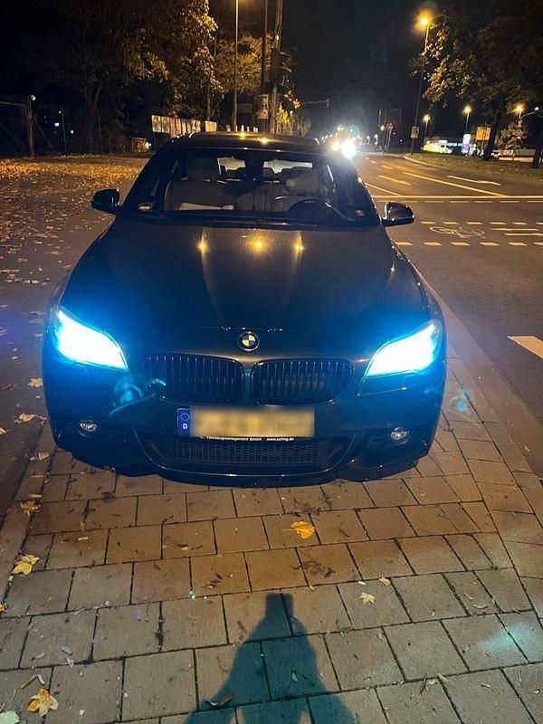 Grau Gebraucht 2014 BMW 218 Limousine | 15.300 € - Bild 1/4
