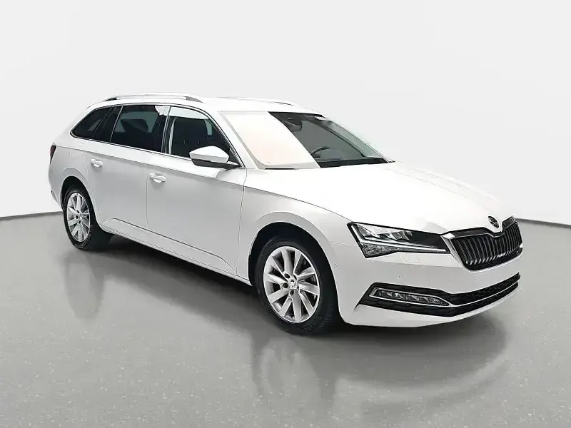 Gebraucht Skoda Superb Style 150 PS (110 kW) 2025 Weiß Kombi