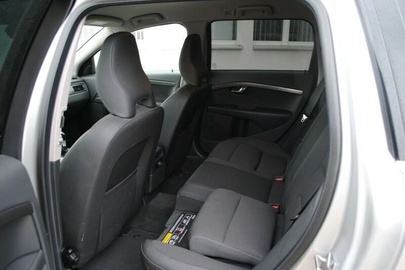 Gebraucht Volvo V70 Standard 150 PS (110 kW) 2016 Silber Kombi