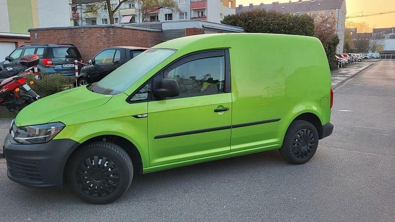 Gebraucht VW Caddy 102 PS (75 kW) 2019 Grün Van / Kleinbus