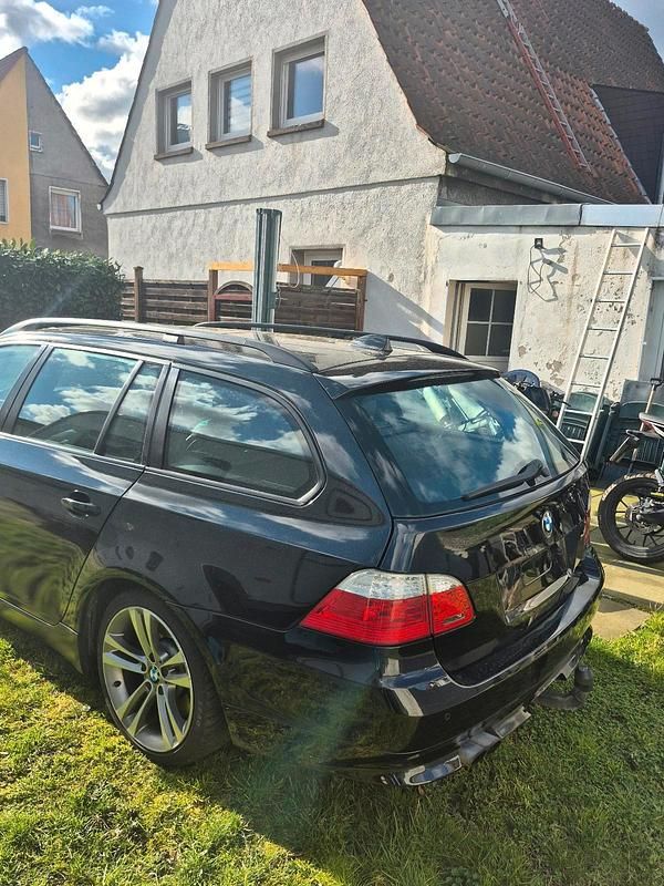 Gebraucht BMW 530 272 PS (200 kW) 2008 Schwarz Kombi