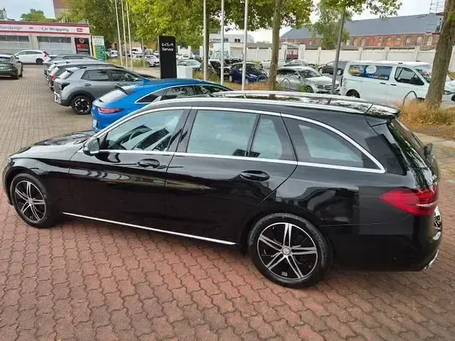 Gebraucht Mercedes C180 156 PS (114 kW) 2020 Schwarz Limousine