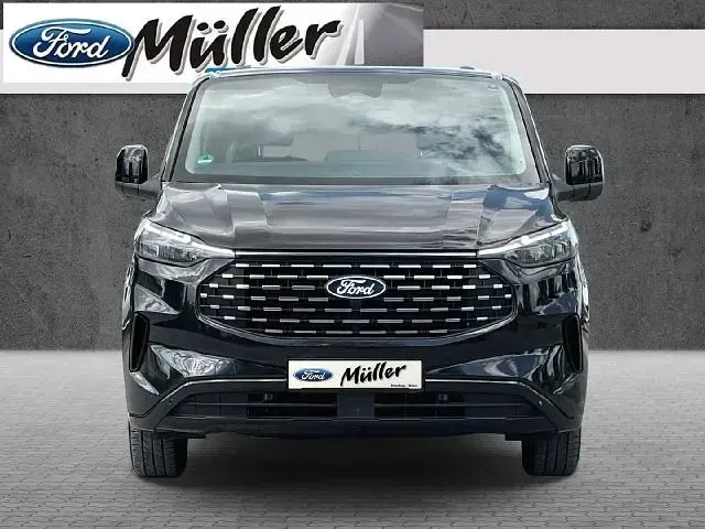 Gebraucht Ford Tourneo Titanium 150 PS (110 kW) 2025 Schwarz Van / Kleinbus