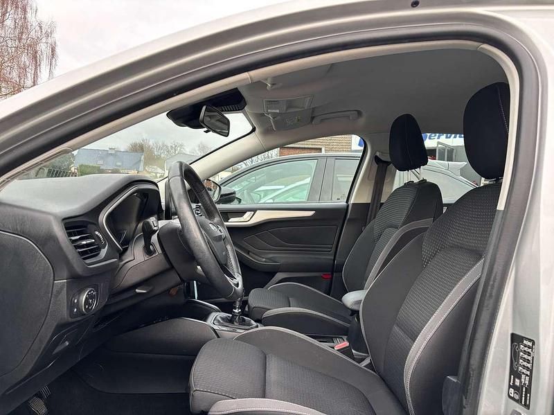 Gebraucht Ford Focus 125 PS (91 kW) 2019 Polarsilber metallic Kombi