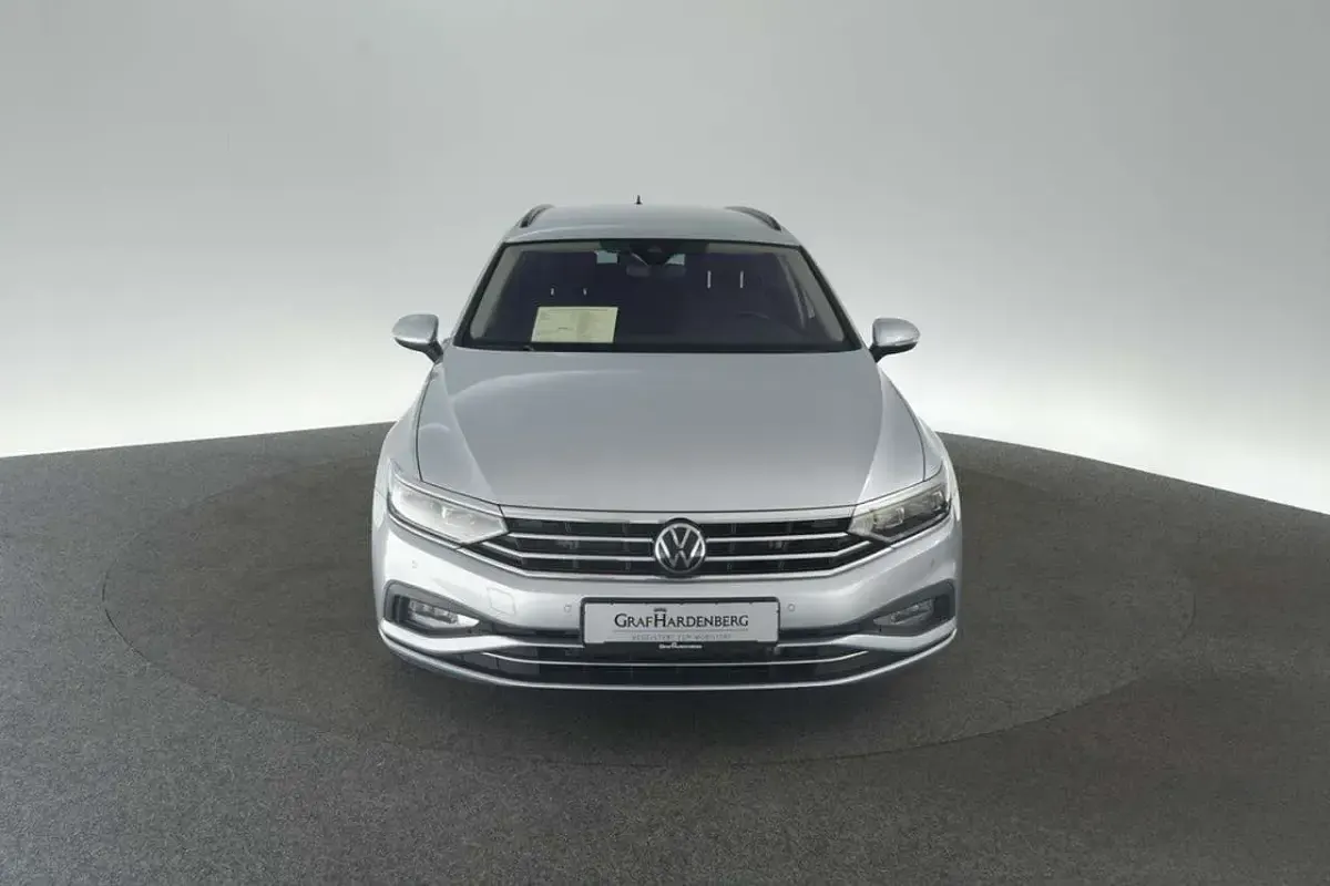 Gebraucht VW Passat Business 150 PS (110 kW) 2022 Silber Kombi