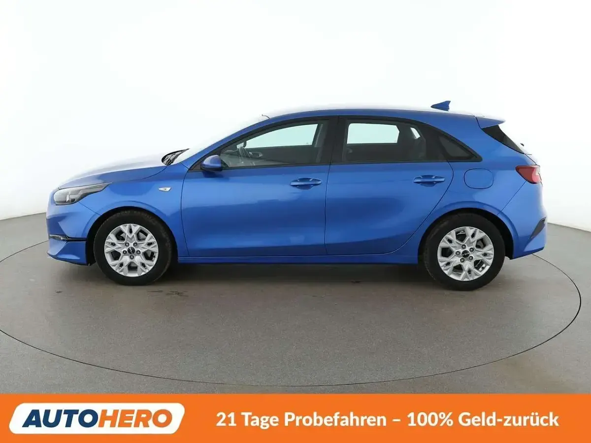 Używany Kia Ceed Edition 7 101 KM (74 kW) 2021 Niebieski Hatchback