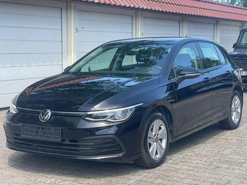 Schwarz Gebraucht 2021 VW Golf VIII Life Limousine | 16.200 € (Guter Preis) - Bild 1/4