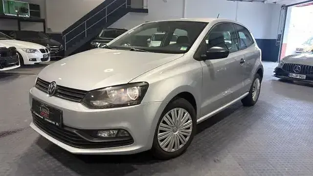 Gebraucht VW Polo Trendline 92 PS (67 kW) 2016 Silber Kleinwagen