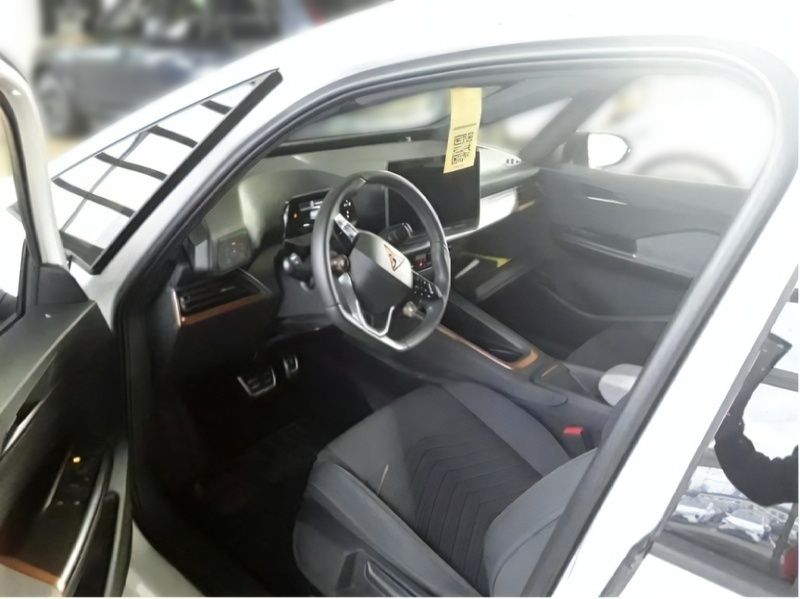 Gebraucht Cupra Born 169 kW (231 PS) 2024 Weiß Kleinwagen