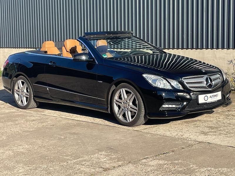 Schwarz Gebraucht 2012 Mercedes E300 Sport Cabrio | 19.890 € (Fairer Preis) - Bild 1/4
