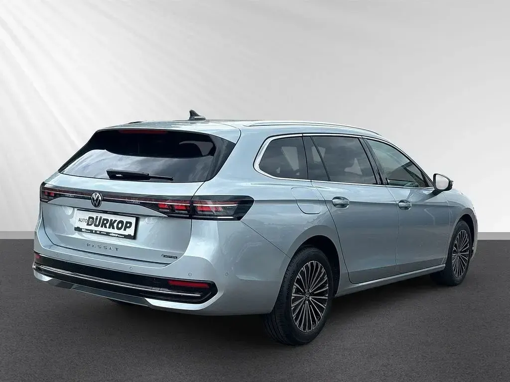Gebraucht VW Passat Elegance 193 PS (141 kW) 2024 Silber Kombi