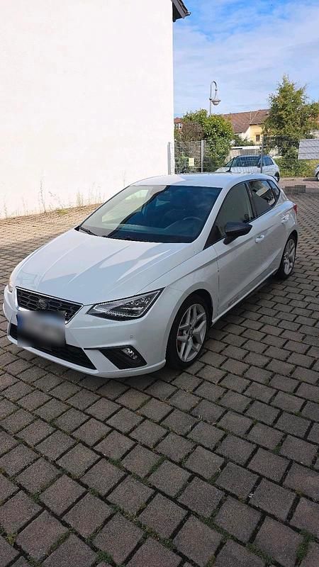 Weiß Gebraucht 2019 Seat Ibiza Kleinwagen | 16.500 € (Etwas zu teuer) - Bild 1/4