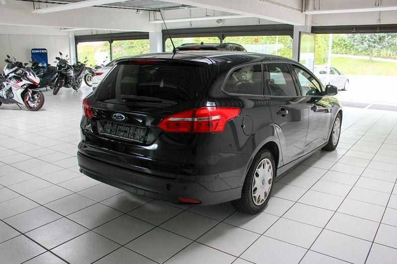 Gebraucht Ford Focus 120 PS (88 kW) 2016 Schwarz Limousine