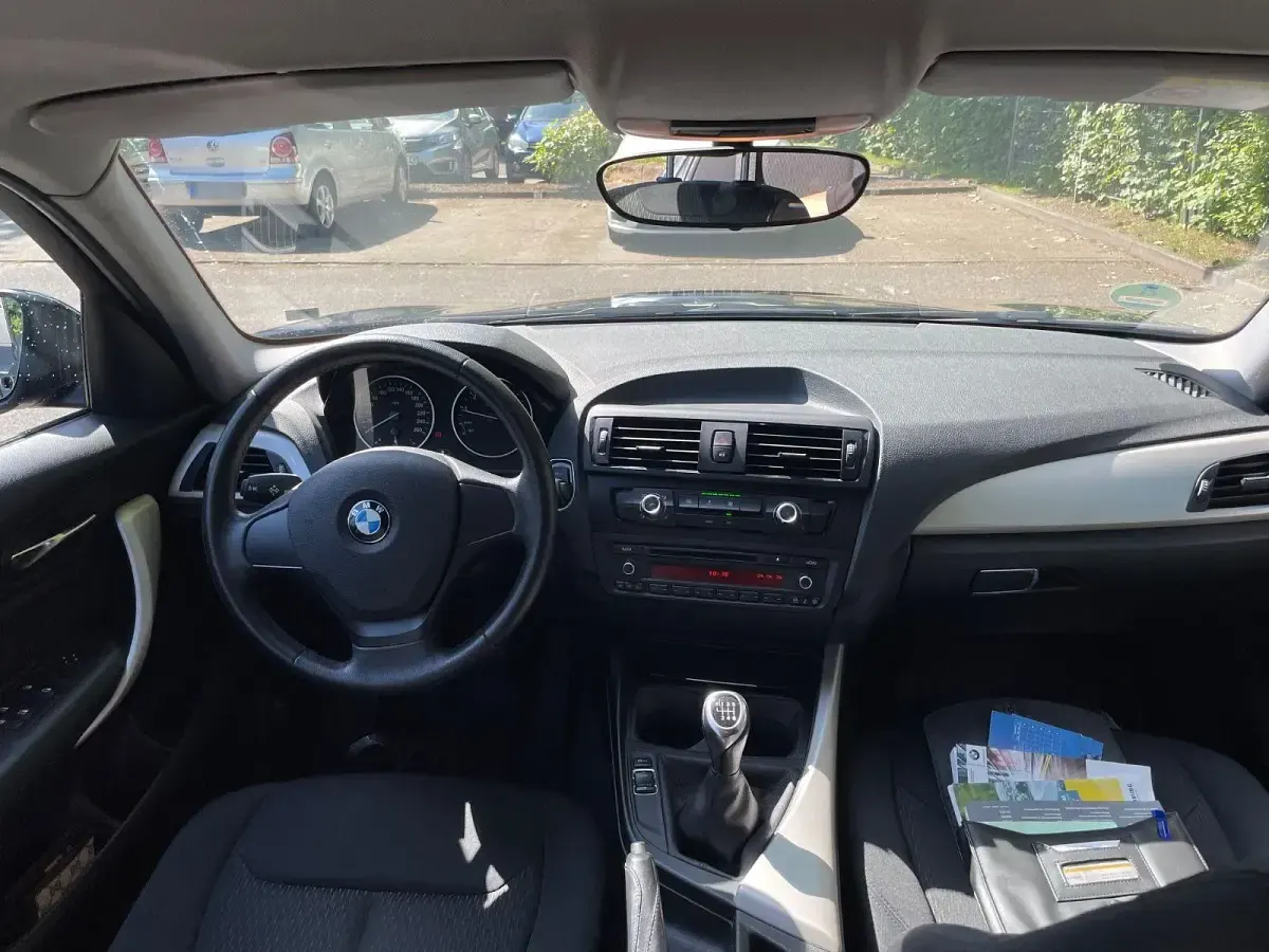 Gebraucht BMW 114 102 PS (75 kW) 2014 Schwarz Kleinwagen