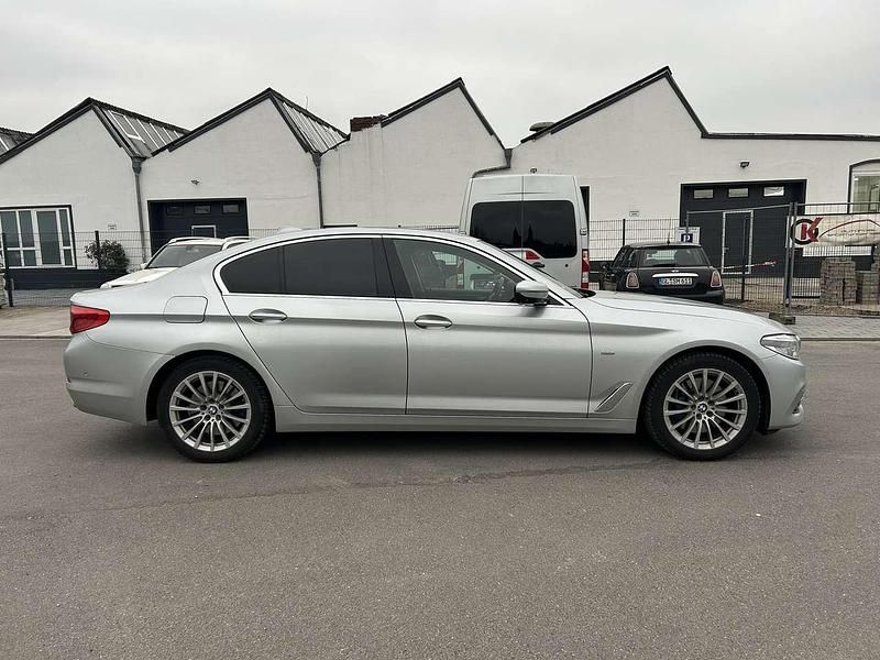 Gebraucht BMW 540 Luxury Line 320 PS (235 kW) 2017 Glaciersilber metallic Limousine