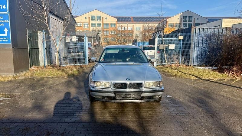 Gebraucht BMW 725 143 PS (105 kW) 1998 Silber Limousine