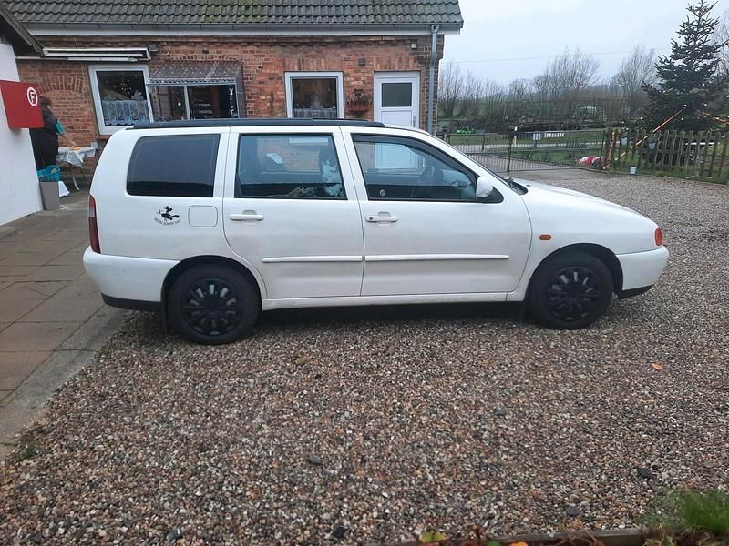 Weiß Gebraucht 1998 VW Polo Kombi | 2.350 € - Bild 1/4