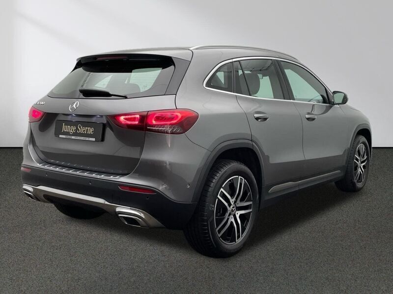 Gebraucht Mercedes GLA200 Progressive 163 PS (119 kW) 2020 Grau SUV