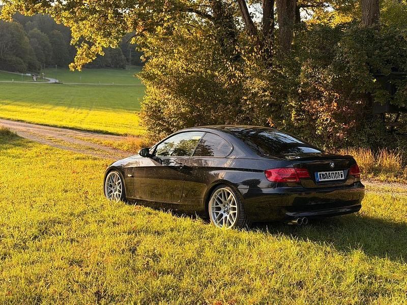 Schwarz Gebraucht 2009 BMW 325 Performance Coupé | 11.000 € (Fairer Preis) - Bild 1/4
